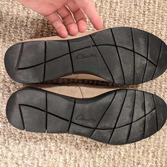 Clarks Women's Daelyn Summit Slip-On Loafer, Sand Nubuck, Size 7.5 - Picture 4 of 10